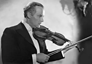 Serenade: Igo Sym in Serenade, 1937