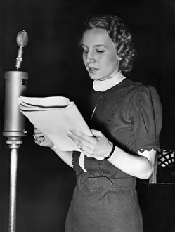 Abel: Ilse Abel on the radio, 1934