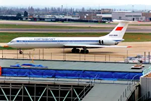 Cyrillic: Ilyushin Il-62 SSSR-86565
