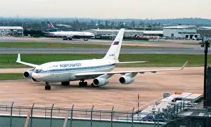 Heathrow: Ilyushin Il-96 RA-96010