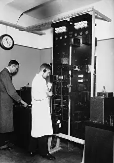 Lokalanzeiger: Image telegraphs station, 1930