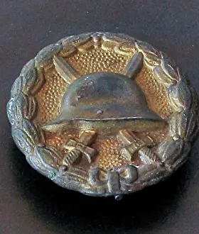 David Cohen Fine Art: Imperial die-struck Wound Badge