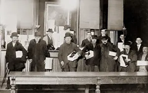 Depressions: Impoverished Bowery men, pose for a group ?