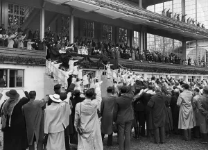 Bourgeoisie: Inauguration ceremony of a new stand at the