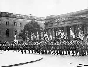 Transformation: Inauguration of the war memorial in Berlin, 1931