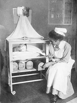 Containers: Incubator, 1923