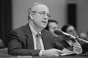 Impeachment: Independent counsel Ken Starr testifying before