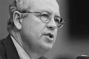 Impeachment: Independent Counsel Ken Starr testifying before