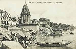 Hindus: India - Benares - Banks of the Ganges River