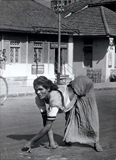 Resembles: India - Nepal - Pakistan