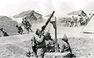 Manning: Indian troops operating Lewis gun, WW1