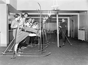 INDOOR SKIING LESSON