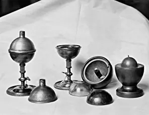 Induction: Induction experiment of Faraday, 1929