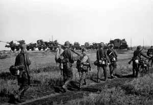 Cadvances: Infantry on the advance, 1942