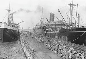 Embarking: Infantry embarking at Melbourne, Australia, WW1