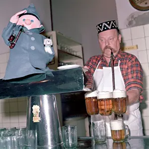 Landlords: Innkeeper - landlord - bartender - draught draft