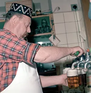 Landlords: Innkeeper - landlord - bartender - draught draft