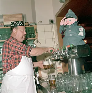 Landlords: Innkeeper - landlord - bartender - draught draft