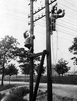 Pylon: Installation of a telegraph line, around 1900