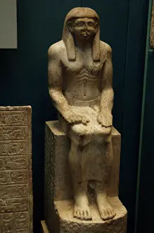 Folds: Intef's seated statue. Egypt