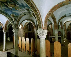 Teodoro: Interior of the Basilica of