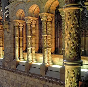 Girouard: Detail of interior columns, the Natural History Museum, Lond