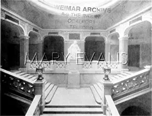 Austere: INTERIOR/GERMANY 1909