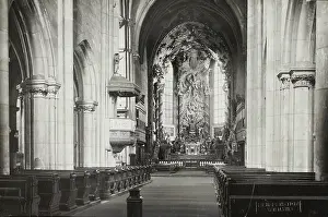 Michaelerkirche: Interior of the Michaelerkirche in Vienna