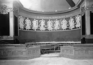 Expo: Interior view of the Palace of Fine Arts at