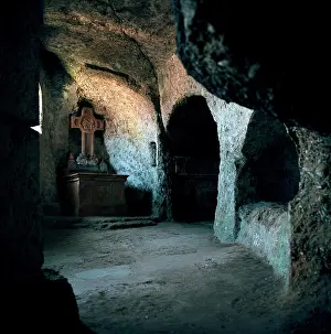 Trumler: Interior view of the so-called catacombs