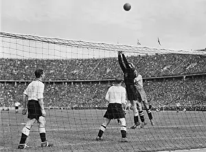 Kick: International match Germany against Sweden, 1942