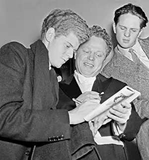 Autographing: International Tchaikovsky Competition
