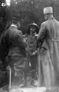 Interrogate: Interrogating an Italian prisoner of war, 1915