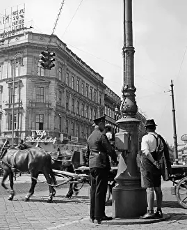 Lederhosen: Intersection in Vienna, 1936