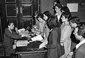 Admitted: Introduction of the labour service in Italy, 1943