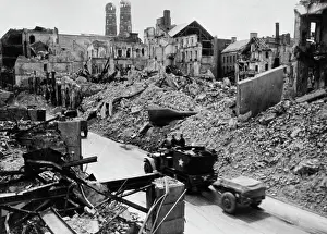 Combination: Invasion of the US Army in Munich, 1945