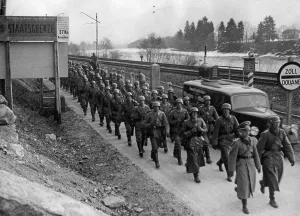 Says: Invasion of German troops, 1938