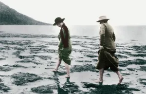 Strathclyde: Inveraray, by the Loch c1915