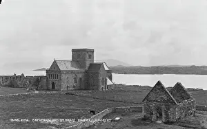 Bute: Iona Cathedral and St. Oran's Chapel