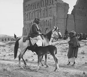 Iraqi: Iraqi in front of the ruins in Mahuza, 1937