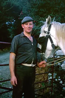 Buckle: Irish farmer with horse