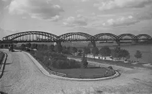 Vistula: Iron bridge over the Vistula in Warsaw, 1932