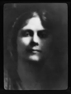 Genthe: Isadora Duncan (1877-1927), modern dance ?