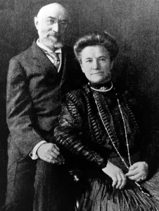 Straus: Isidor and Ida Straus in 1910