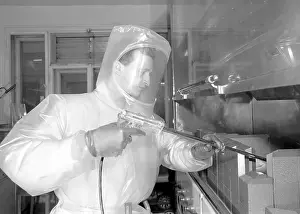 Isotopes: Isotopic research - protective clothes - mask