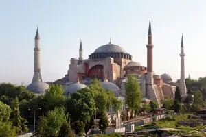 Aghia: Istanbul