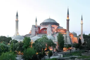 Aghia: Istanbul