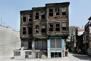 Decayed: Istanbul