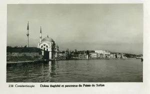 Dolmabahce: Istanbul, Turkey - Dolmabahce Mosque