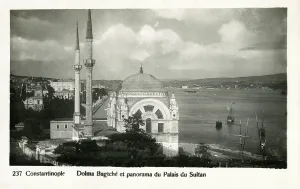 Dolmabahce: Istanbul, Turkey - Dolmabahce Mosque